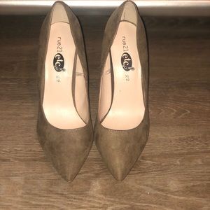 Rue 21 etc! Tan/Beige Heels (Sz XL/10)